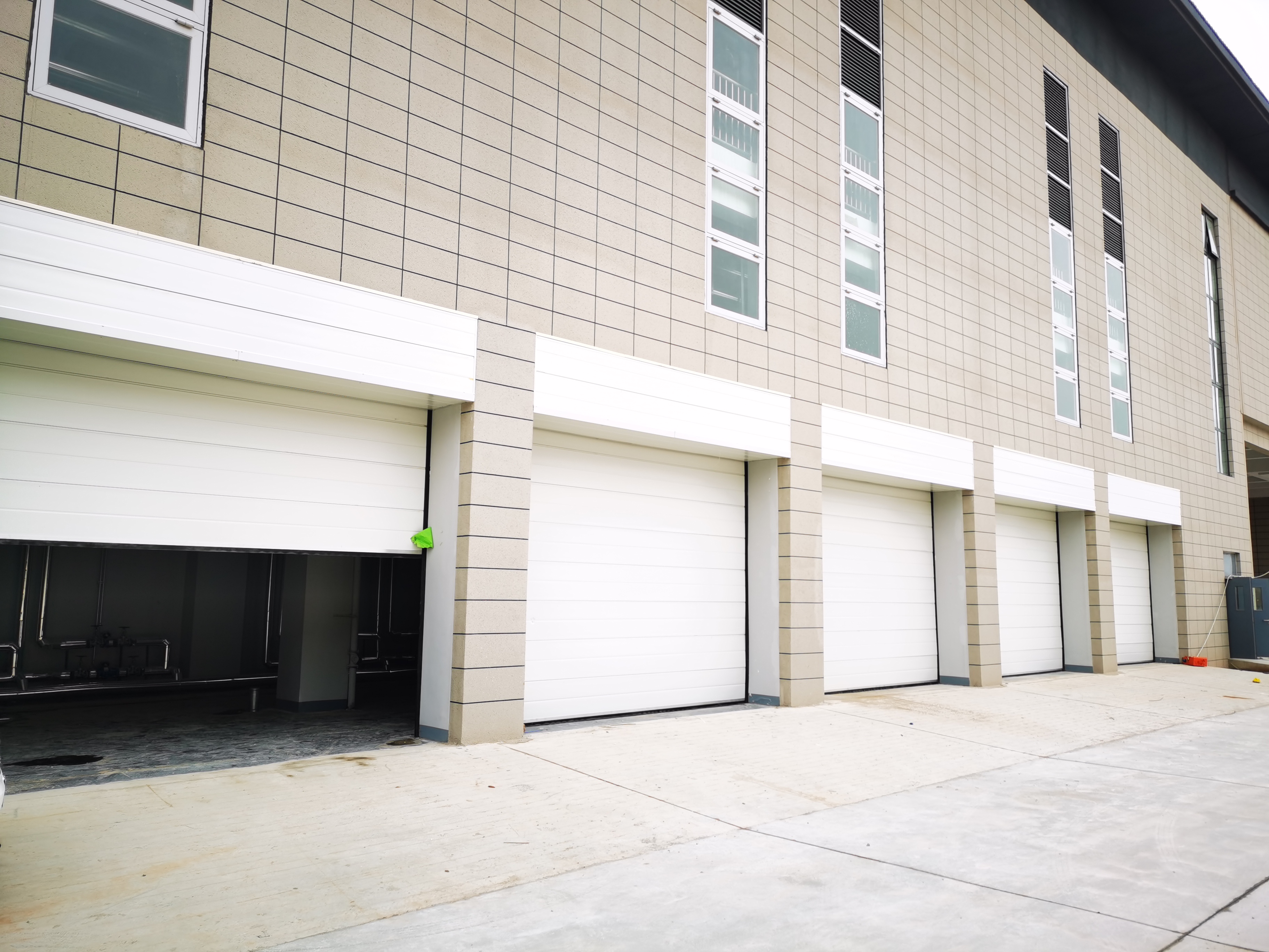 Explosion-Proof Sectional Door